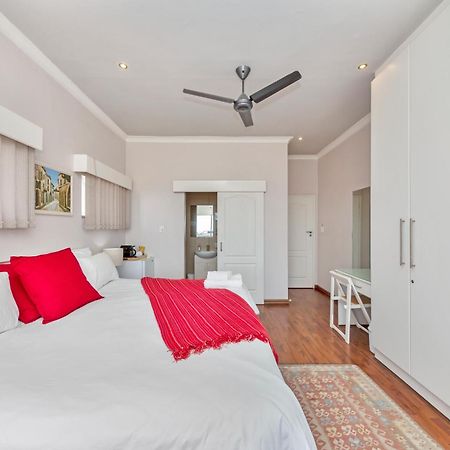 Anchor Bay Workation Hotel Cape Town Bagian luar foto