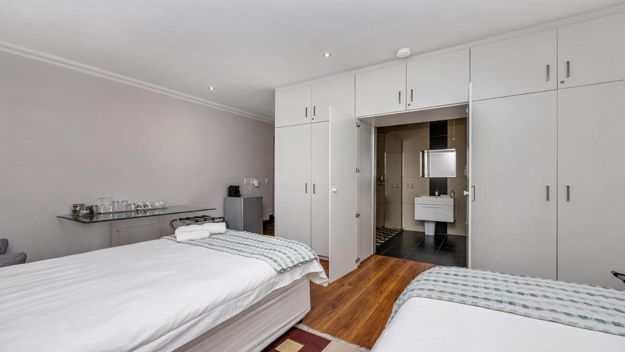 Anchor Bay Workation Hotel Cape Town Bagian luar foto