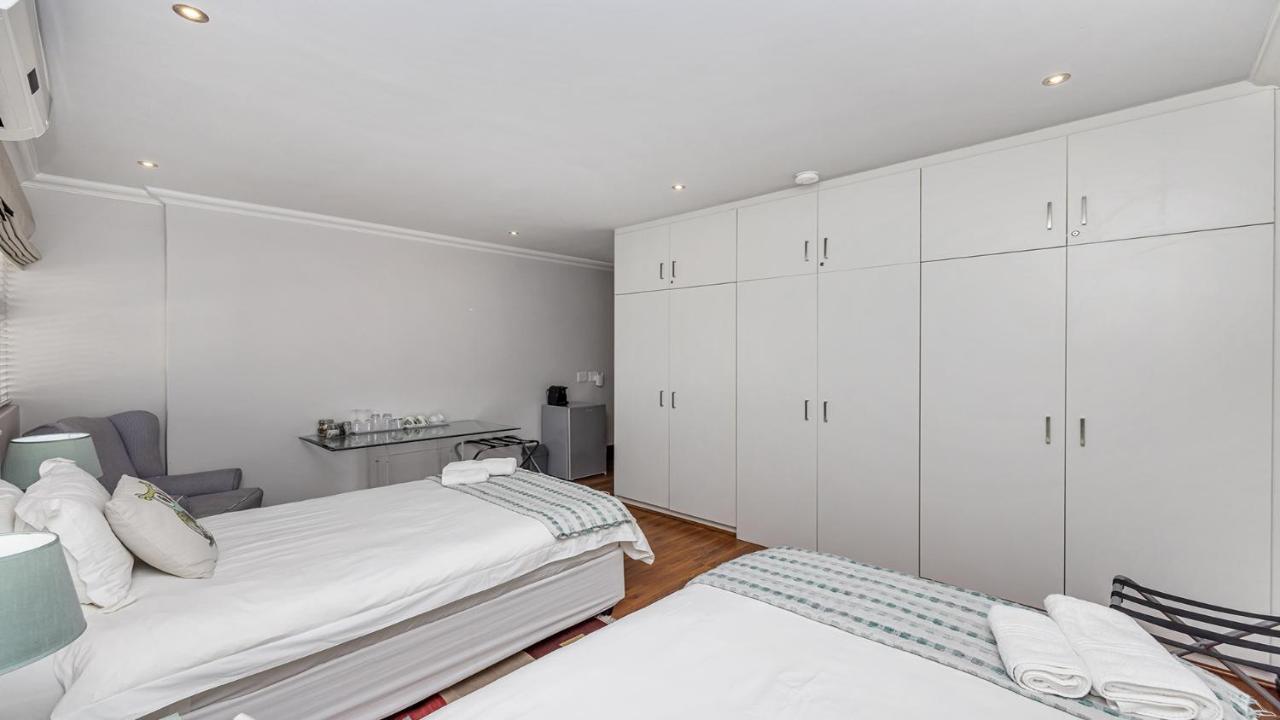 Anchor Bay Workation Hotel Cape Town Bagian luar foto